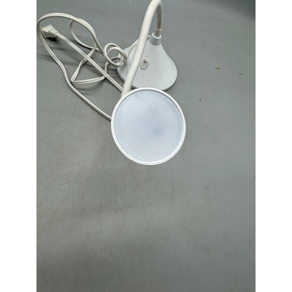 White Adjustable Desk Lamp Flexible Neck & On/Off Switch ETL Lighting READ - Picture 5 of 10
